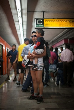 روز بدون شلوار در مترو مکزیکو سیتی