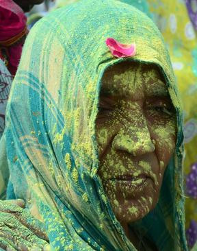 جشن بیوه زنان در واراناسی هند