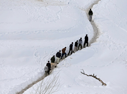 بارش برف شدید و ریزش بهمن در شمال شرق افغانستان