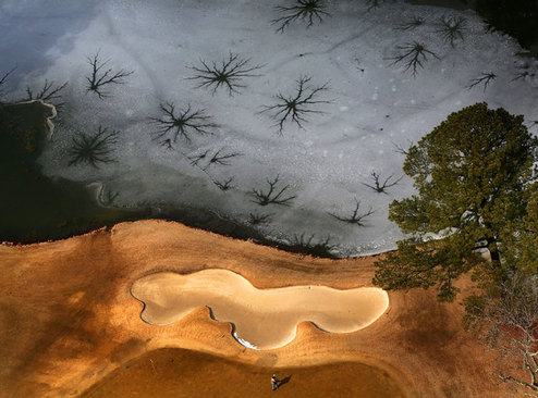 نمایی از یک زمین گلف در ویرجینیا آمریکا