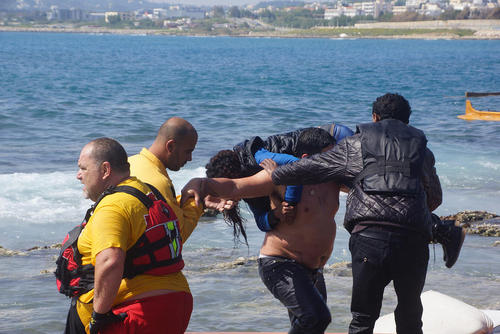  عملیات امداد و نجات پناهجویان در سواحل یونان