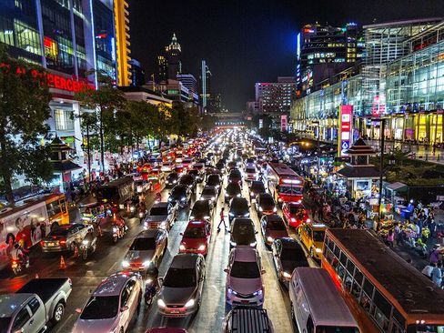 ترافیک شبانه شهر بانکوک تایلند