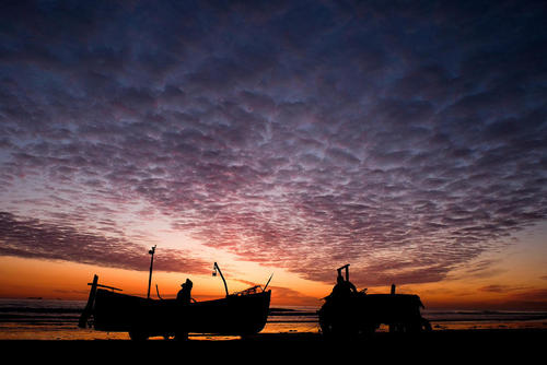 ماهیگیران انگلیسی در پگاه صبحگاهی در حال رفتن به صید ( ساحل رِد کار)