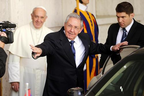 سفر رائول کاسترو رهبر کوبا به واتیکان و دیدار او با پاپ فرانسیس 
