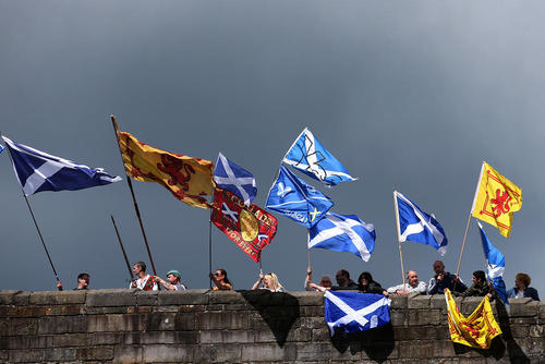 گردهمایی ملی گرایان اسکاتلندی در پل استرلینگ در سالگرد پیروزی اسکاتلند در نبرد پل استرلینگ در سال 1297