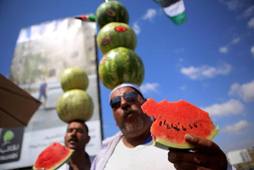 فروش هندوانه قاچ شده در نابلس فلسطین