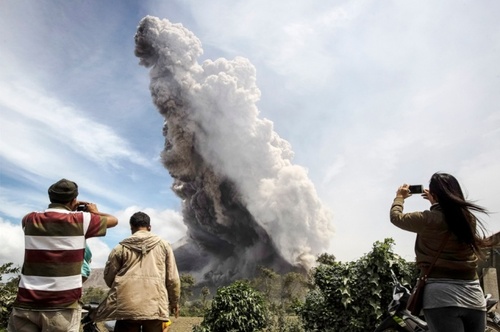 آتشفشان جزیره کارو در اندونزی