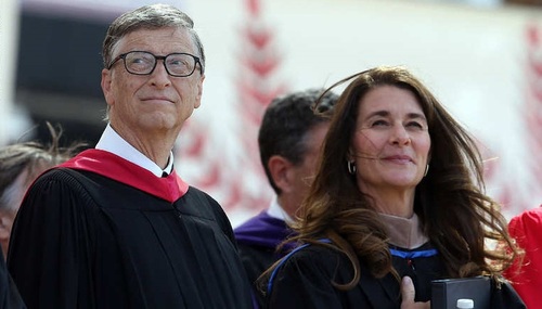 بیل و میلیندا گیتس:

بنیانگذار شرکت «مایکروسافت» بیل گیتس و همسرش میلیندا، در صدر فهرست ثروتمندترین زوج های جهان قرار دارند. ثروت آن ها 85.7 میلیارد دلار برآورد می شود.