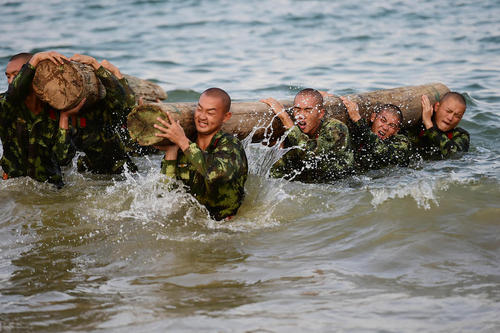 تمرینات آمادگی جسمی نیروهای ارتش چین – شنزن