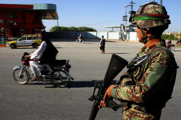  ایست بازرسی ارتش در شهر قندهار افغانستان