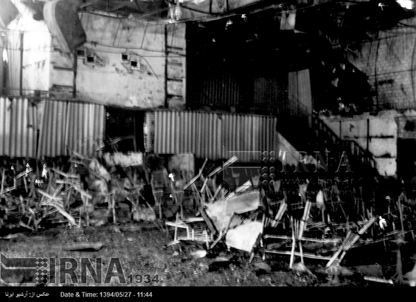  سینما رکس آبادان، هنگام نمایش فیلم ، دچار آتش سوزی عمدی شد و 377 نفر از تماشاچیان آن پشت درهای بسته، زنده در آتش سوختند.