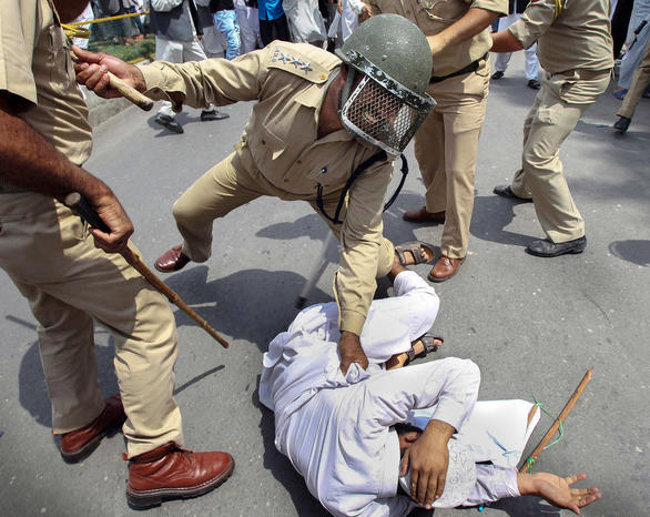 درگیری پلیس هند با جدایی خواهان در کشمیر