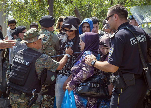 تجمع صدها مهاجر سوری تبار در مرز یونان و مقدونیه