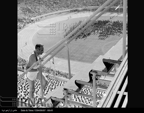  10 شهریور 1353-مشعل بازی های آسیایی در مراسم افتتاح هفتمین دوره آن، در استادیوم آریامهر تهران( آزادی کنونی ) روشن می شود