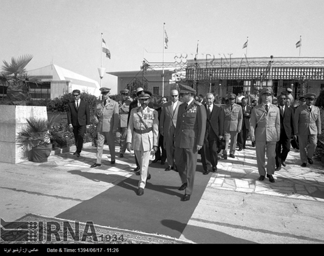 هایل سلاسی امپراتور اتیوپی روز 26 شهریور با بدرقه رسمی محمدرضا پهلوی و مقامات ایران، تهران را ترک می کند.