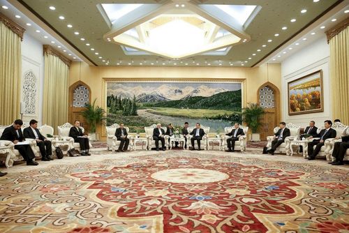 دیدار محمد جواد ظریف وزیر امور خارجه ایران با نخست وزیرچین در ساختمان کنگره ملی خلق چین در پکن