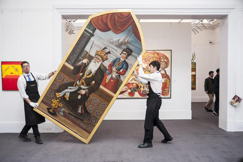 جابجایی یک تابلوی نقاشی قجری در نمایشگاه هنرهای اسلامی و هندی در لندن