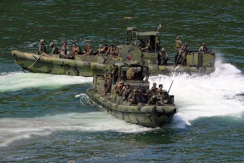 رزمایش مشترک نیروهای دریایی آمریکا و فیلیپین
