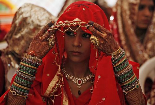 مراسم ازدواج دسته جمعی 60 زوج مسلمان در شهر احمد آباد هند
