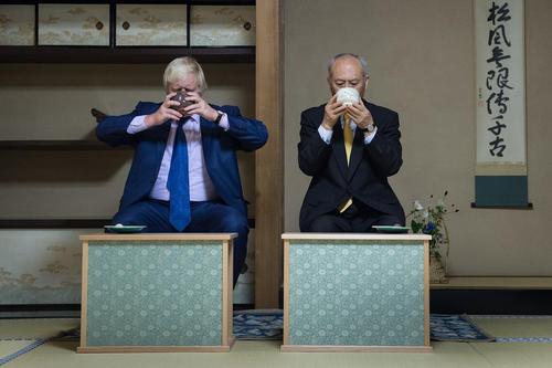 مراسم رسمی چای خوری شهردار لندن با همتای ژاپنی خود در توکیو