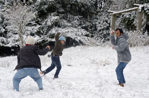 برف بازی پناهجویان سوری در آلمان