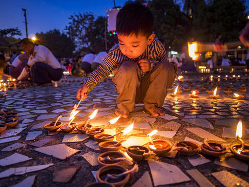 جشنواره نور در میانمار – یانگون