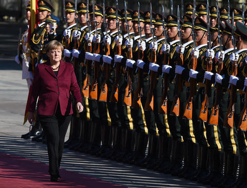 استقبال رسمی از آنگلا مرکل صدر اعظم آلمان در پکن