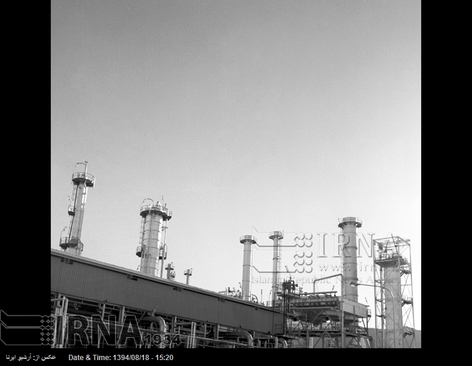 پالایشگاه نفت شیراز با ظرفیت پالایش دو میلیون تن نفت خام در سال و با حضور مقامات کشور افتتاح شد