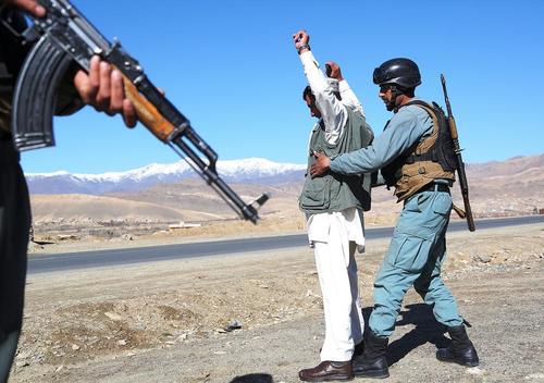 ایست بازرسی پلیس در استان وردک افغانستان
