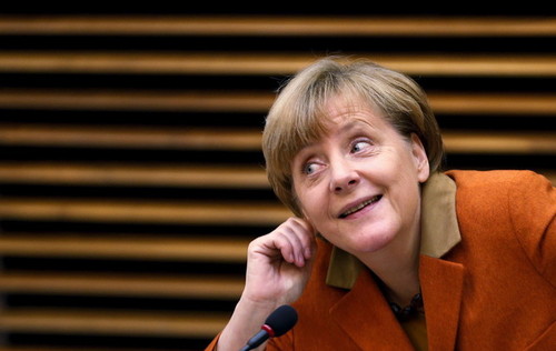 واکنش آنگلا مرکل صدراعظم آلمان در طول بحث در مورد مسئله پناهندگان