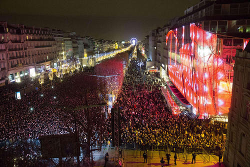 جشن ورود به سال 2016 - پاریس، فرانسه