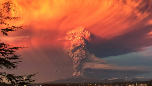 دود و خاکستر آتشفشان در جنوب شیلی