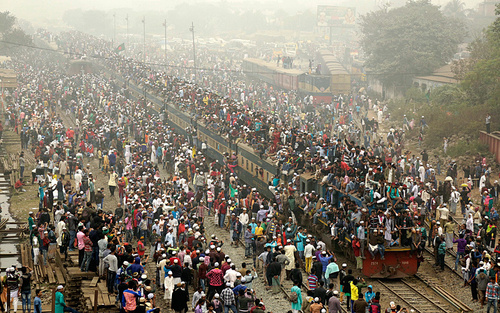 بازگشت از گردهمایی بزرگ سه روزه مسلمانان بنگلادشی با قطار