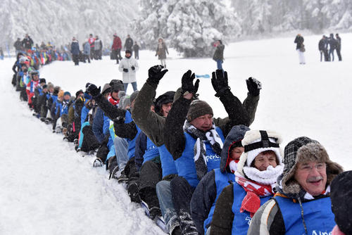 طولانی ترین سرسره انسانی در کوه های برفی – آلمان