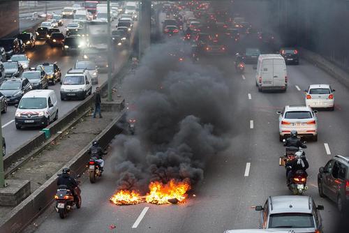 تظاهرات و اعتصاب رانندگان تاکسی در پاریس 