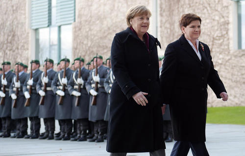 استقبال آنگلا مرکل صدر اعظم آلمان از نخست وزیر جدید لهستان در برلین
