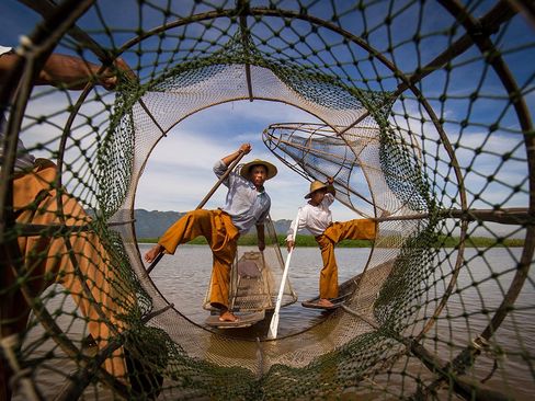 ماهیگیری در دریاچه میانمار