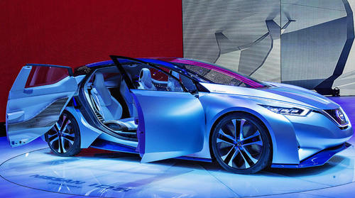 رونمایی از خودروی جدید نیسان آی دی اس در نمایشگاه خودرو در ژنو سوییس