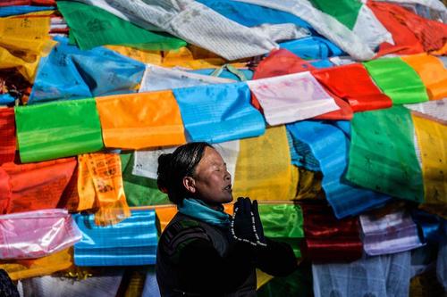 دعای یک بودایی تبتی در لهاسا