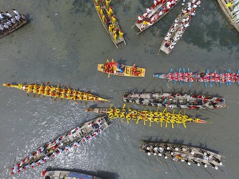 رقابت 300 قایقران در مسابقات قایقرانی مائوشو در جیانگسو چین