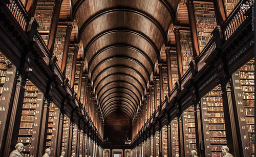کتابخانه 300 ساله دوبلین (عکس)