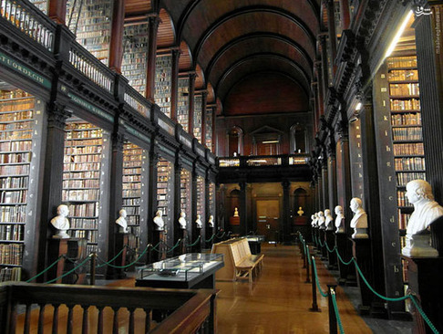 کتابخانه 300 ساله دوبلین (عکس)