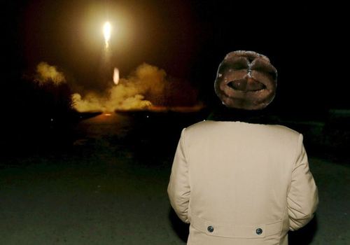 رهبر کره شمالی در حال تماشای آزمایش موشکی جدید این کشور