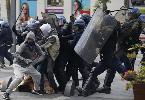 تظاهرات و اعتصاب کارگران علیه اصلاحات قانون کار فرانسه در شهر نانت