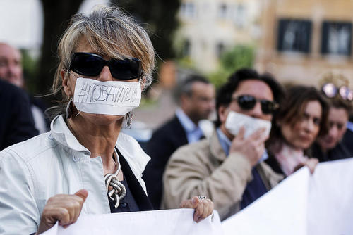 تظاهرات در مقابل سفارت مصر در شهر رم در روز جهانی آزادی مطبوعات