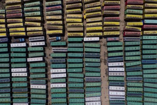 پارکینگ اتوبوس های شهری اسقاطی در شهر تای یوان چین 