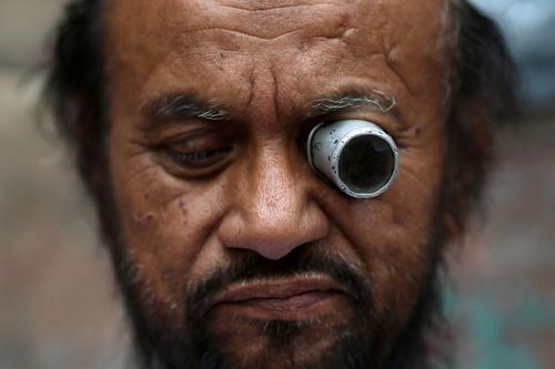 تعمبر کار ساعت در خیابانی در دهلی نو