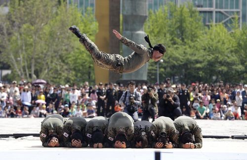 نمایش هنرهای رزمی نیروهای ویژه ارتش کره جنوبی