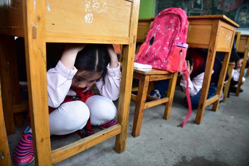 مانور زلزله در یک مدرسه – چین