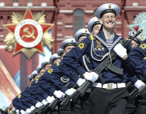 رژه ارتش روسیه در روز پیروزی در میدان سرخ مسکو